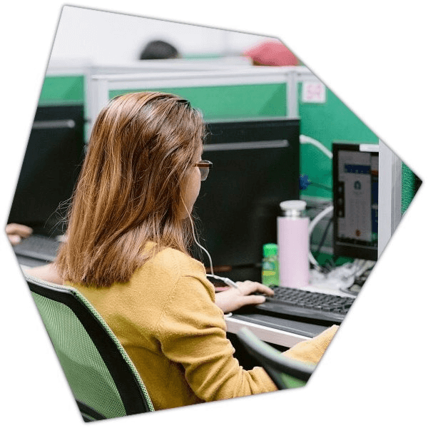 helpdesk specialist